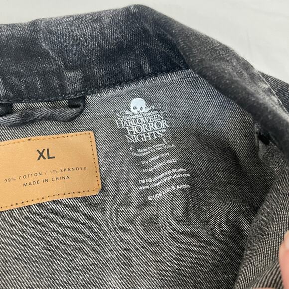 NWT Universal Studios Halloween Horror Nights 2022 Studio Screamers Jean Jacket - Picture 11 of 16